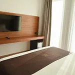 Hotel Albulena 4*
