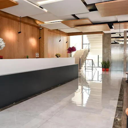 Albulena Hotel 4*
