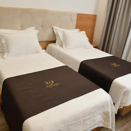 Hotel Albulena 4*