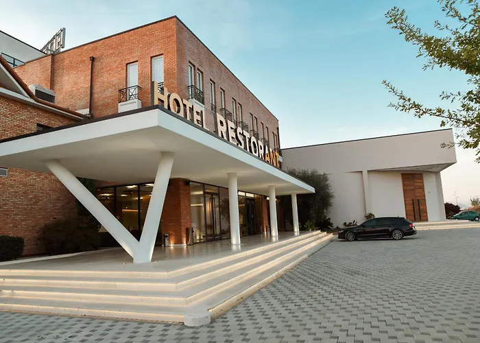 Otel Albulena 4*