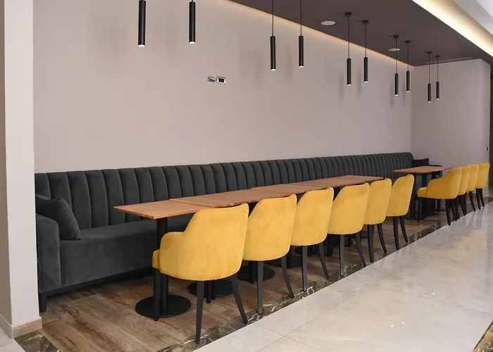 Albulena Otel 4*