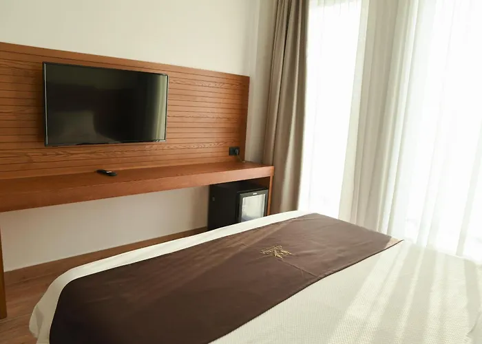 Otel Albulena 4*