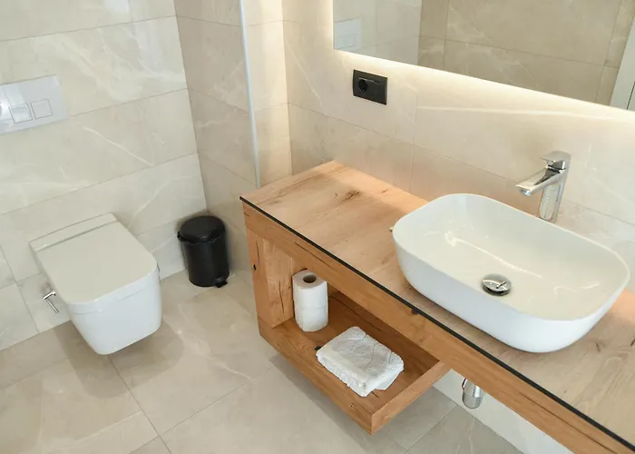 Otel Albulena 4*
